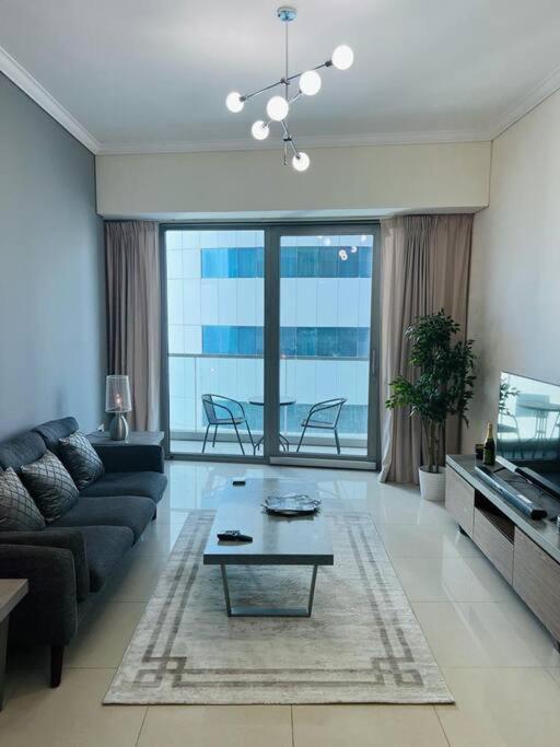 1 Bed Apartment With Sea View, Pool, Gym & Free Parking In Dubai Marina Zewnętrze zdjęcie